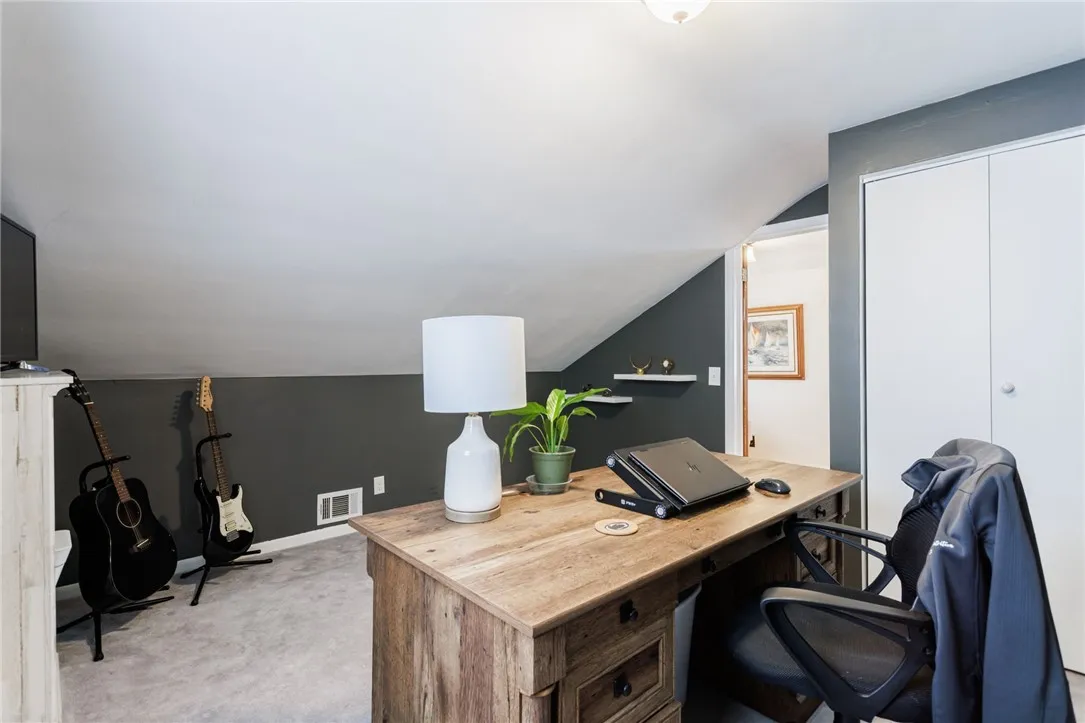 196 Saint Johns Drive, Greece, New York 14626, Greece, New York 14626, 3 Bedrooms Bedrooms, 6 Rooms Rooms,1 BathroomBathrooms,Residential,For Sale,196 Saint Johns Drive, Greece, New York 14626,R1616977