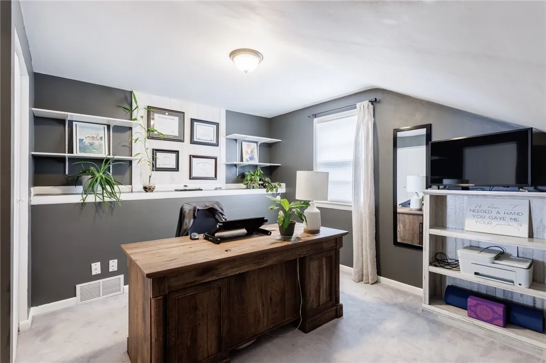 196 Saint Johns Drive, Greece, New York 14626, Greece, New York 14626, 3 Bedrooms Bedrooms, 6 Rooms Rooms,1 BathroomBathrooms,Residential,For Sale,196 Saint Johns Drive, Greece, New York 14626,R1616977