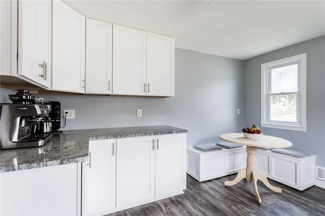196 Saint Johns Drive, Greece, New York 14626, Greece, New York 14626, 3 Bedrooms Bedrooms, 6 Rooms Rooms,1 BathroomBathrooms,Residential,For Sale,196 Saint Johns Drive, Greece, New York 14626,R1616977