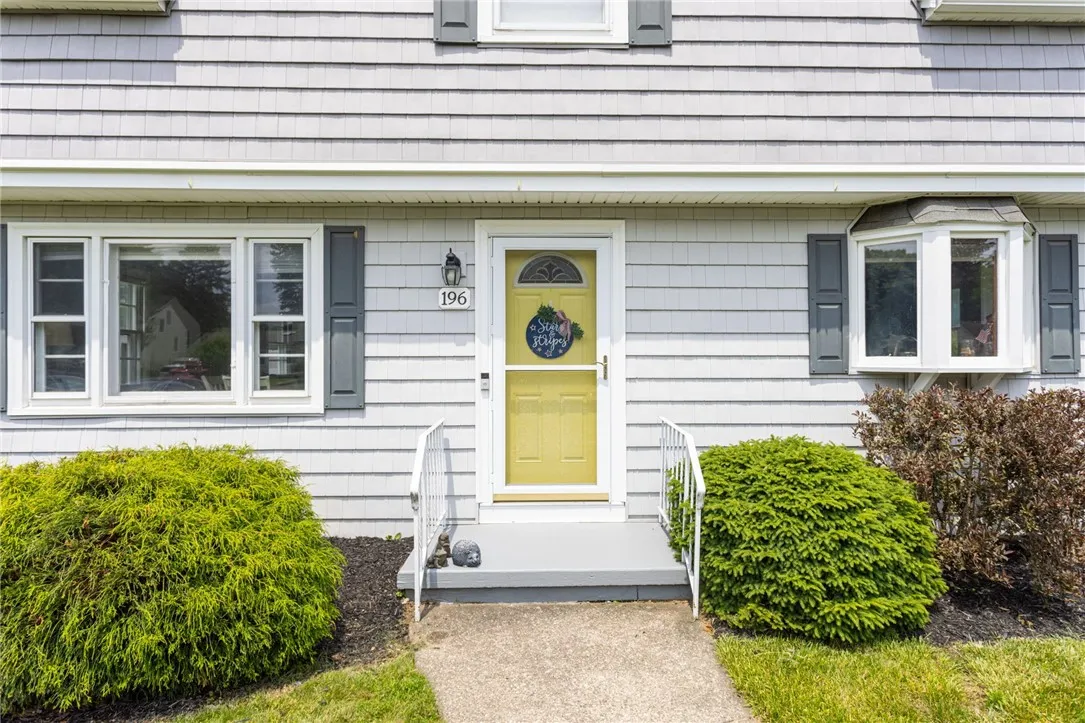 196 Saint Johns Drive, Greece, New York 14626, Greece, New York 14626, 3 Bedrooms Bedrooms, 6 Rooms Rooms,1 BathroomBathrooms,Residential,For Sale,196 Saint Johns Drive, Greece, New York 14626,R1616977