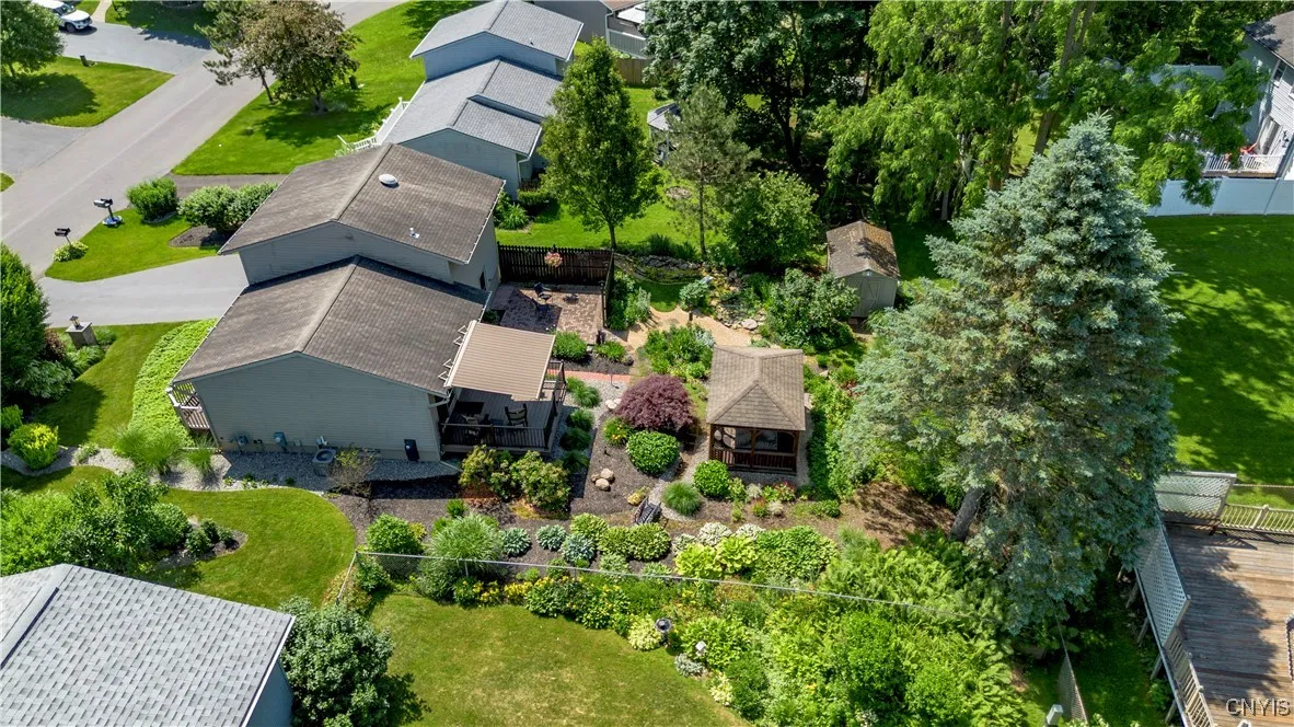 8424 Sextant Drive, Clay, New York 13027, Clay, New York 13027, 3 Bedrooms Bedrooms, 7 Rooms Rooms,1 BathroomBathrooms,Residential,For Sale,8424 Sextant Drive, Clay, New York 13027,S1613903