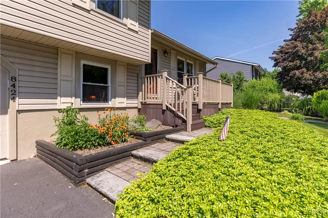 8424 Sextant Drive, Clay, New York 13027, Clay, New York 13027, 3 Bedrooms Bedrooms, 7 Rooms Rooms,1 BathroomBathrooms,Residential,For Sale,8424 Sextant Drive, Clay, New York 13027,S1613903