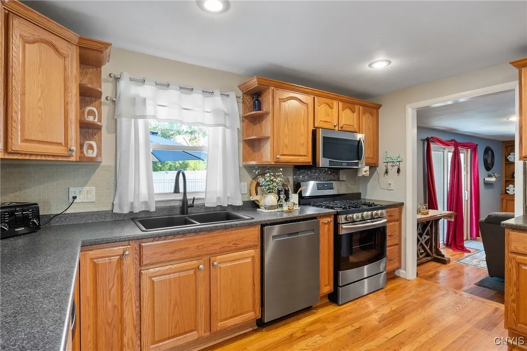 4330 Millwood Circle, Clay, New York 13090, Clay, New York 13090, 4 Bedrooms Bedrooms, 11 Rooms Rooms,2 BathroomsBathrooms,Residential,Closed,4330 Millwood Circle, Clay, New York 13090,0,S1616287
