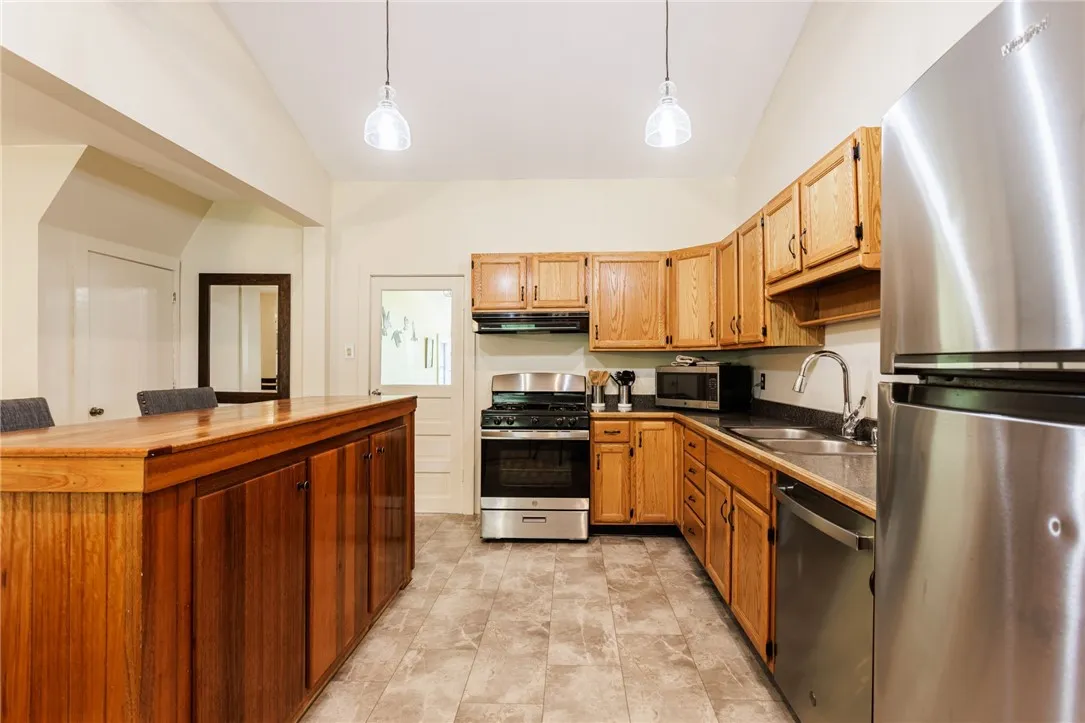 53 East Bayard Street, Seneca Falls, New York 1314, Seneca Falls, New York 13148, 4 Bedrooms Bedrooms, ,3 BathroomsBathrooms,Residential,For Sale,53 East Bayard Street, Seneca Falls, New York 1314,R1617651