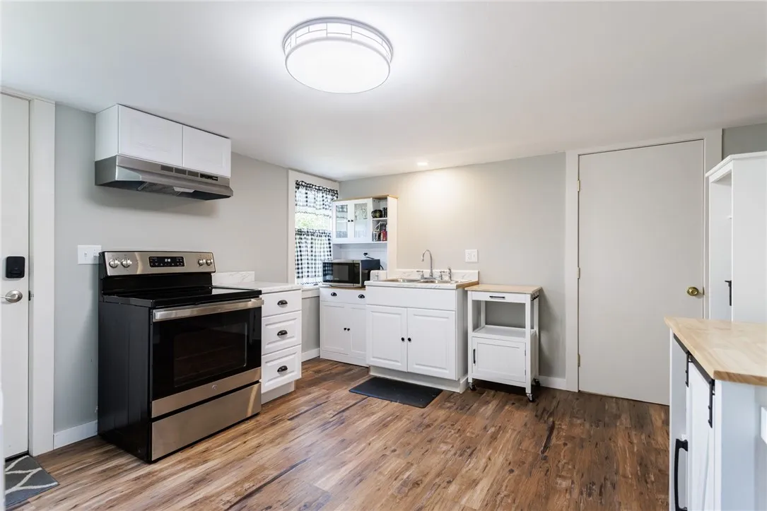 53 East Bayard Street, Seneca Falls, New York 1314, Seneca Falls, New York 13148, 4 Bedrooms Bedrooms, 15 Rooms Rooms,3 BathroomsBathrooms,Residential,For Sale,53 East Bayard Street, Seneca Falls, New York 1314,R1617619