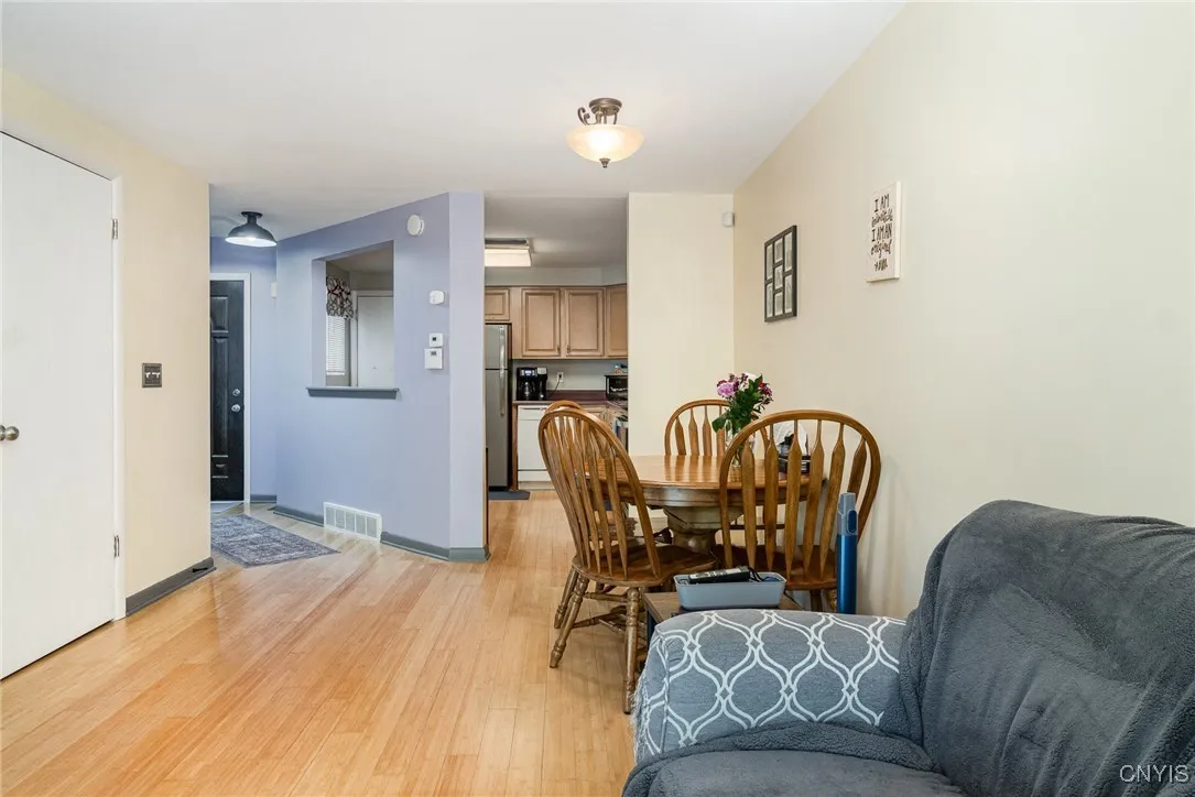 189 Lookout Circle, Camillus, New York 13209, Camillus, New York 13209, 2 Bedrooms Bedrooms, 7 Rooms Rooms,1 BathroomBathrooms,Residential,Closed,189 Lookout Circle, Camillus, New York 13209,0,S1617830