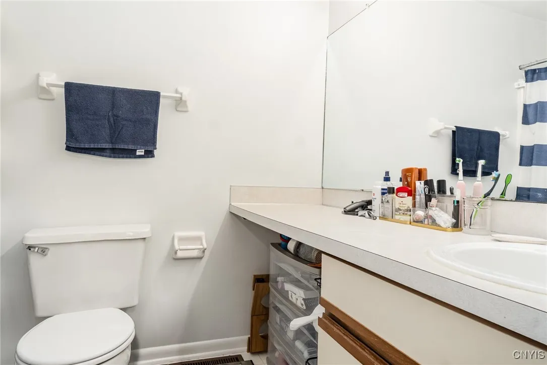 189 Lookout Circle, Camillus, New York 13209, Camillus, New York 13209, 2 Bedrooms Bedrooms, 7 Rooms Rooms,1 BathroomBathrooms,Residential,Closed,189 Lookout Circle, Camillus, New York 13209,0,S1617830