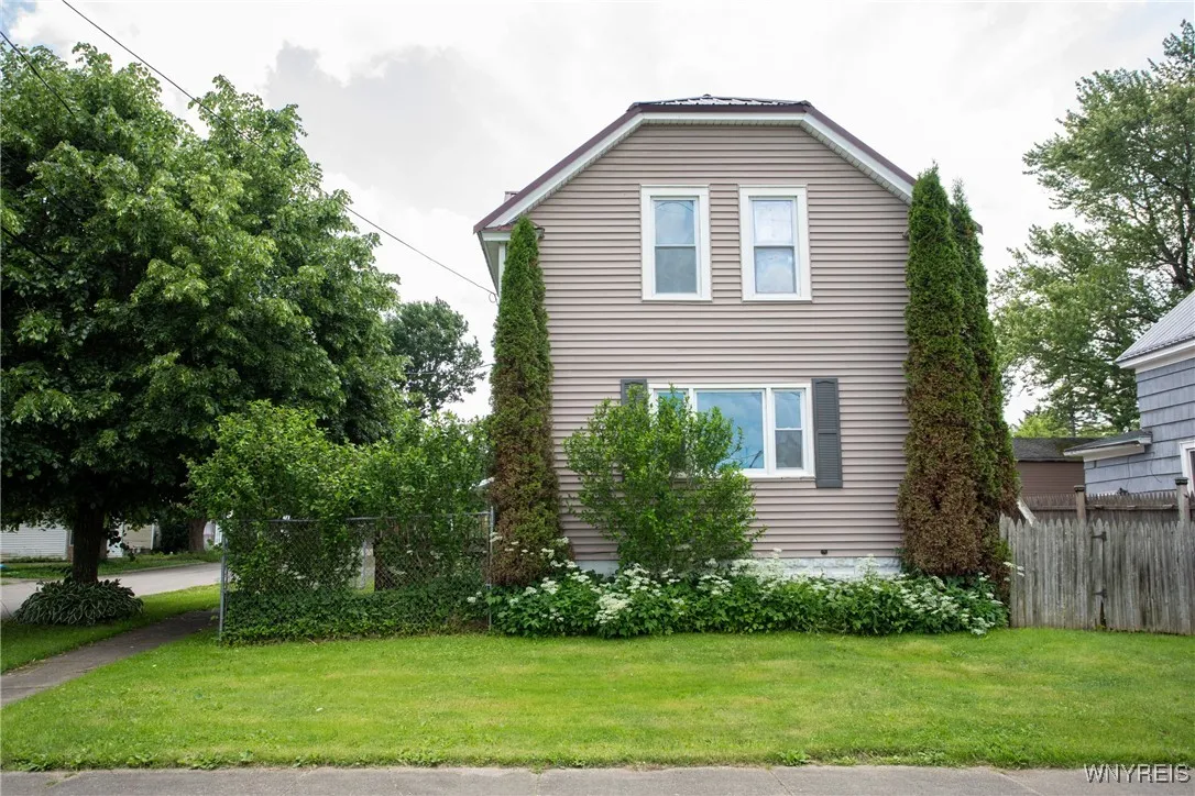34 Church Street, Franklinville, New York 14737, Franklinville, New York 14737, 3 Bedrooms Bedrooms, 8 Rooms Rooms,1 BathroomBathrooms,Residential,Closed,34 Church Street, Franklinville, New York 14737,0,B1616784