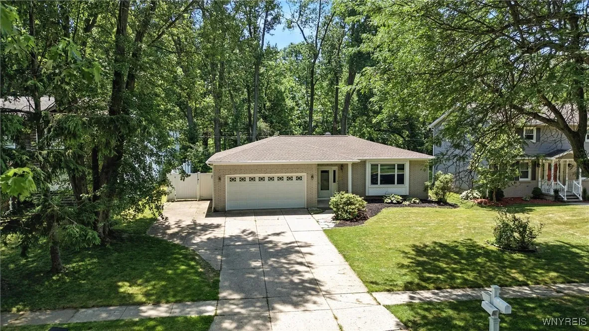 53 Christine Drive, Amherst, New York 14228, Amherst, New York 14228, 3 Bedrooms Bedrooms, 8 Rooms Rooms,2 BathroomsBathrooms,Residential,Closed,53 Christine Drive, Amherst, New York 14228,0,B1617495
