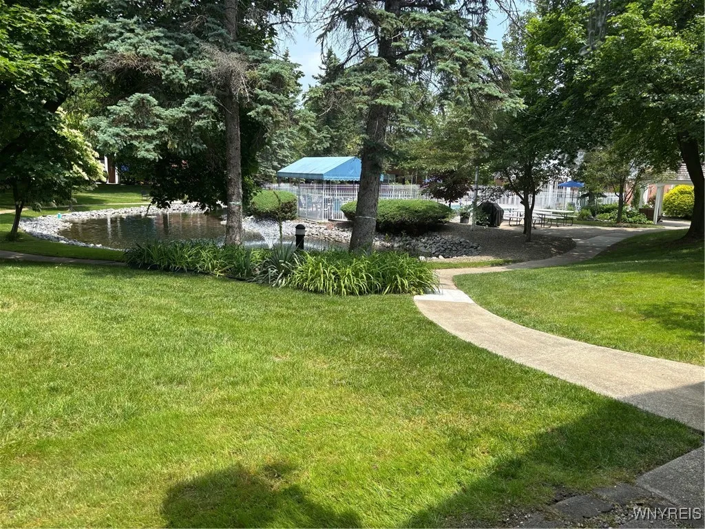 3 Homer Lane B, Amherst, New York 14221, Amherst, New York 14221, 3 Bedrooms Bedrooms, 7 Rooms Rooms,2 BathroomsBathrooms,Residential,For Sale,3 Homer Lane B, Amherst, New York 14221,B1617999