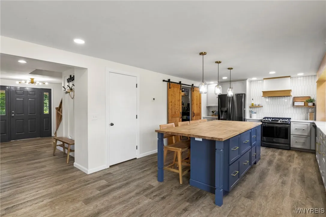 86 Schlemmer Road, Lancaster, New York 14086, Lancaster, New York 14086, 4 Bedrooms Bedrooms, 9 Rooms Rooms,2 BathroomsBathrooms,Residential,Closed,86 Schlemmer Road, Lancaster, New York 14086,0,B1617725
