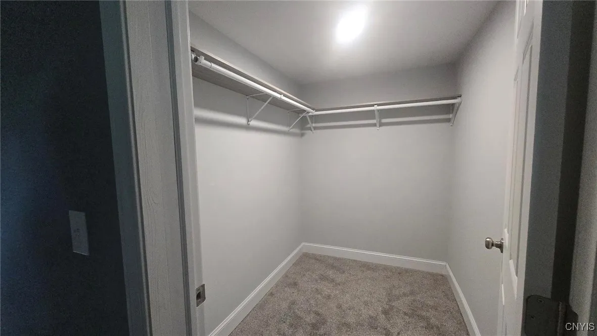 Mater Walkin closet