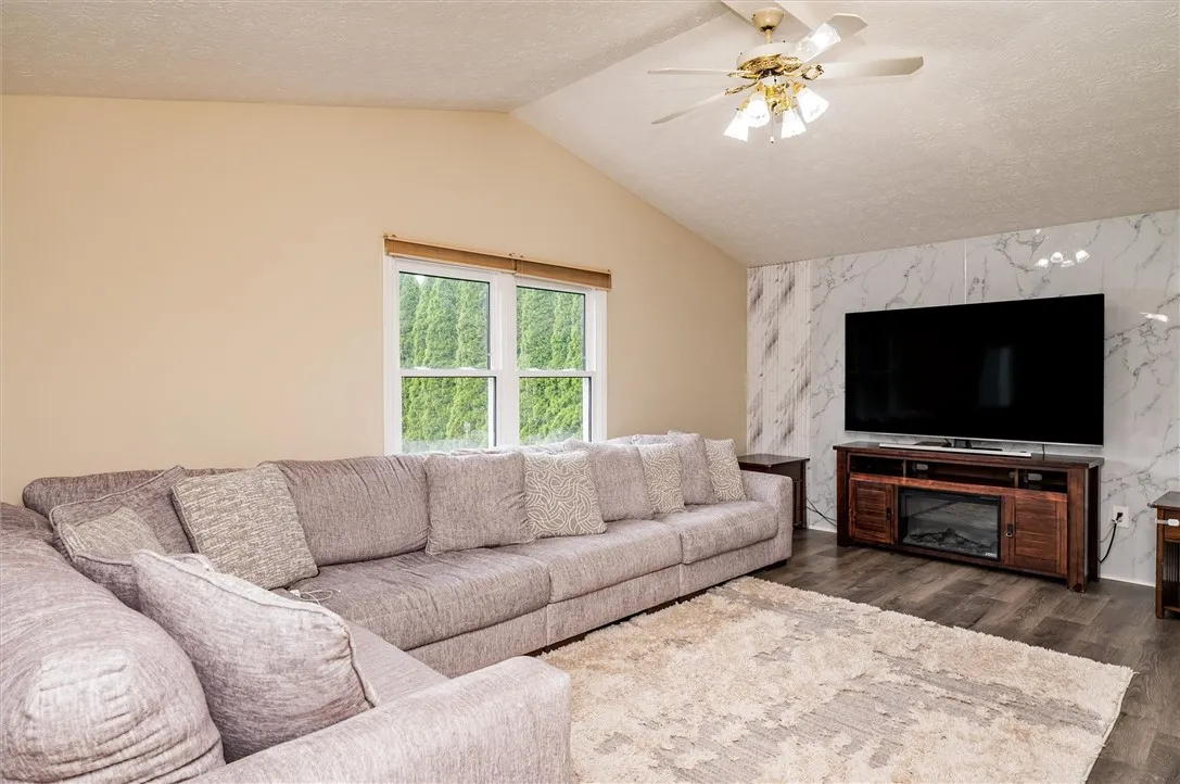 73 Hazel Bark Run, Gates, New York 14606, Gates, New York 14606, 3 Bedrooms Bedrooms, 9 Rooms Rooms,2 BathroomsBathrooms,Residential,For Sale,73 Hazel Bark Run, Gates, New York 14606,0,R1618057