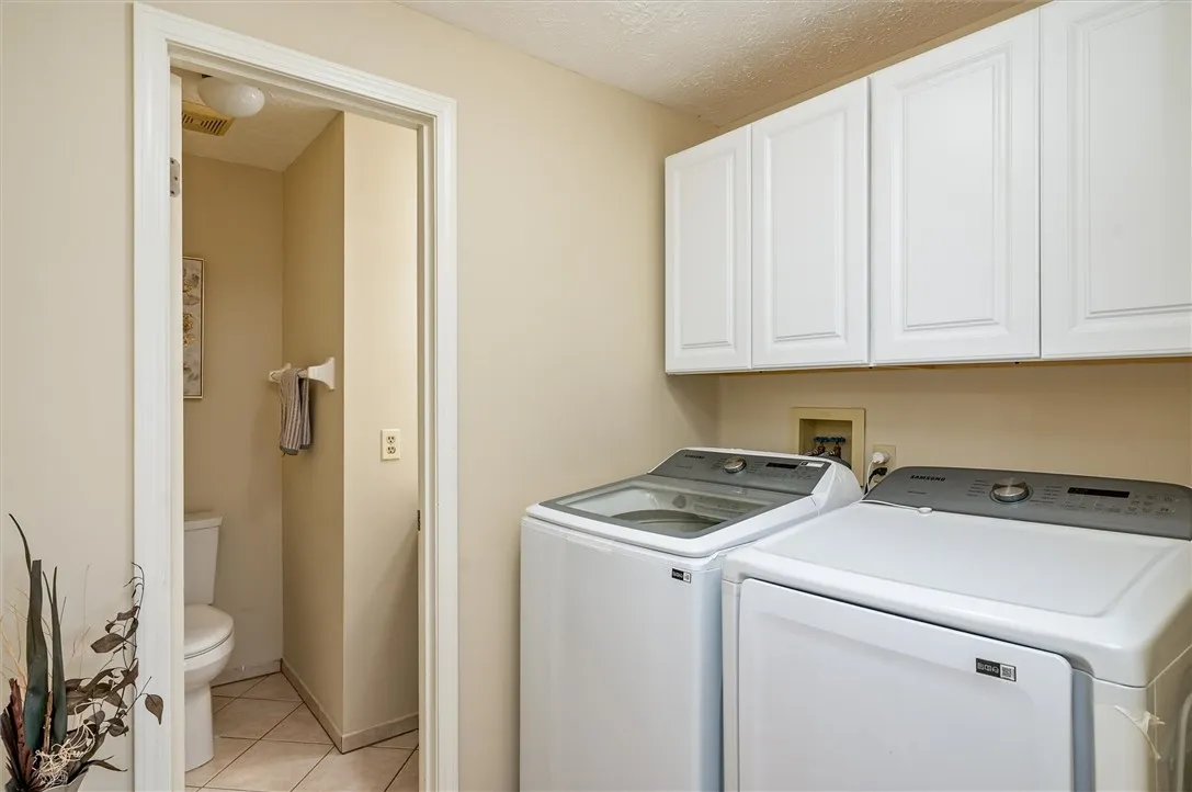 73 Hazel Bark Run, Gates, New York 14606, Gates, New York 14606, 3 Bedrooms Bedrooms, 9 Rooms Rooms,2 BathroomsBathrooms,Residential,For Sale,73 Hazel Bark Run, Gates, New York 14606,0,R1618057