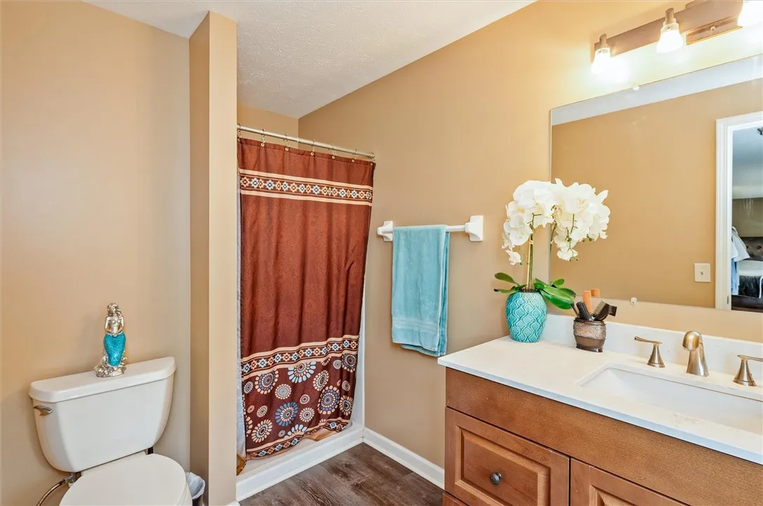 73 Hazel Bark Run, Gates, New York 14606, Gates, New York 14606, 3 Bedrooms Bedrooms, 9 Rooms Rooms,2 BathroomsBathrooms,Residential,For Sale,73 Hazel Bark Run, Gates, New York 14606,0,R1618057