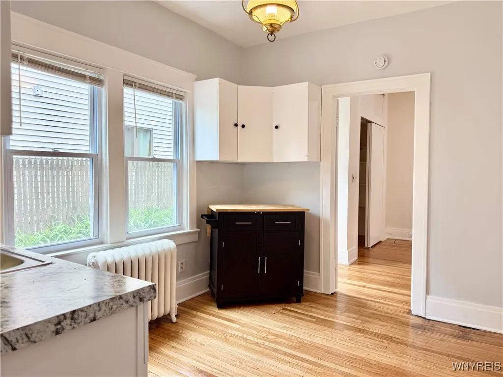 328 Summer Street 2, Buffalo, New York 14222, Buffalo, New York 14222, 1 Bedroom Bedrooms, 3 Rooms Rooms,1 BathroomBathrooms,Residential Lease,For Rent,328 Summer Street 2, Buffalo, New York 14222,B1618022