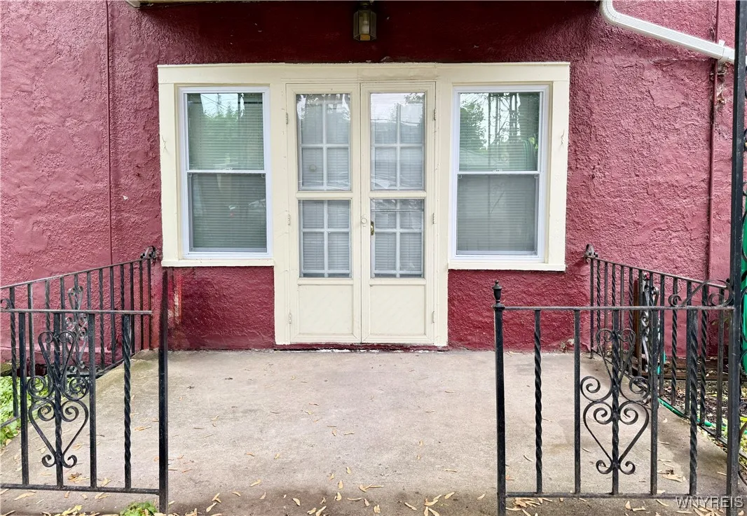 328 Summer Street 2, Buffalo, New York 14222, Buffalo, New York 14222, 1 Bedroom Bedrooms, 3 Rooms Rooms,1 BathroomBathrooms,Residential Lease,For Rent,328 Summer Street 2, Buffalo, New York 14222,B1618022