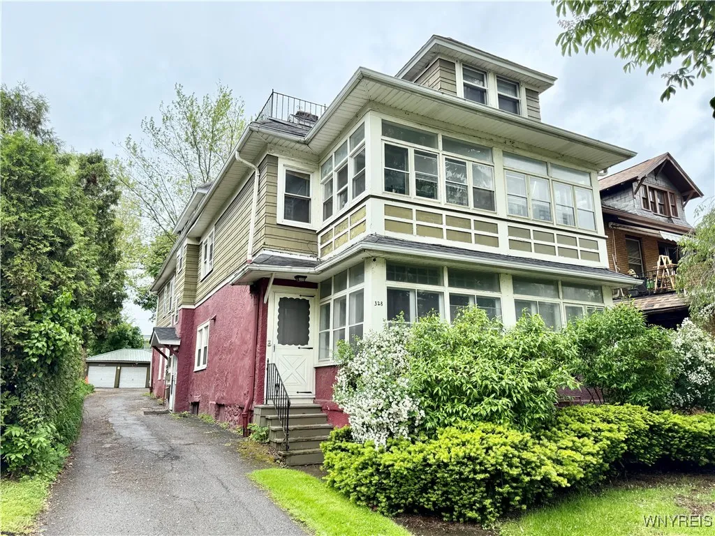 328 Summer Street 2, Buffalo, New York 14222, Buffalo, New York 14222, 1 Bedroom Bedrooms, 3 Rooms Rooms,1 BathroomBathrooms,Residential Lease,For Rent,328 Summer Street 2, Buffalo, New York 14222,B1618022