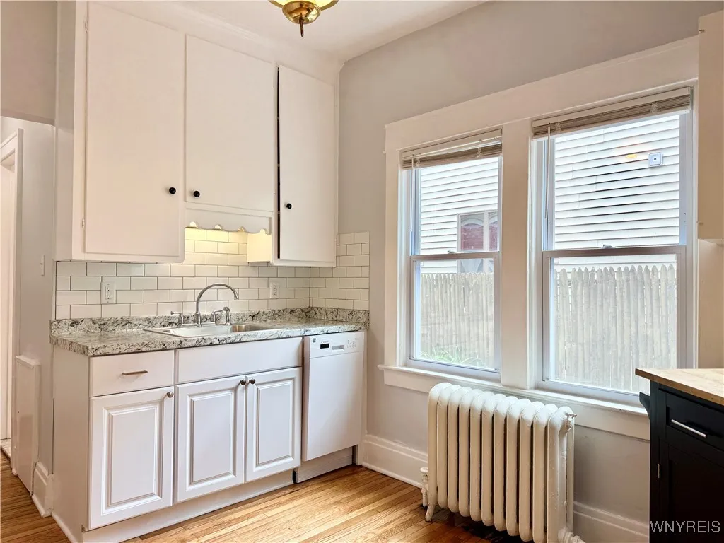 328 Summer Street 2, Buffalo, New York 14222, Buffalo, New York 14222, 1 Bedroom Bedrooms, 3 Rooms Rooms,1 BathroomBathrooms,Residential Lease,For Rent,328 Summer Street 2, Buffalo, New York 14222,B1618022