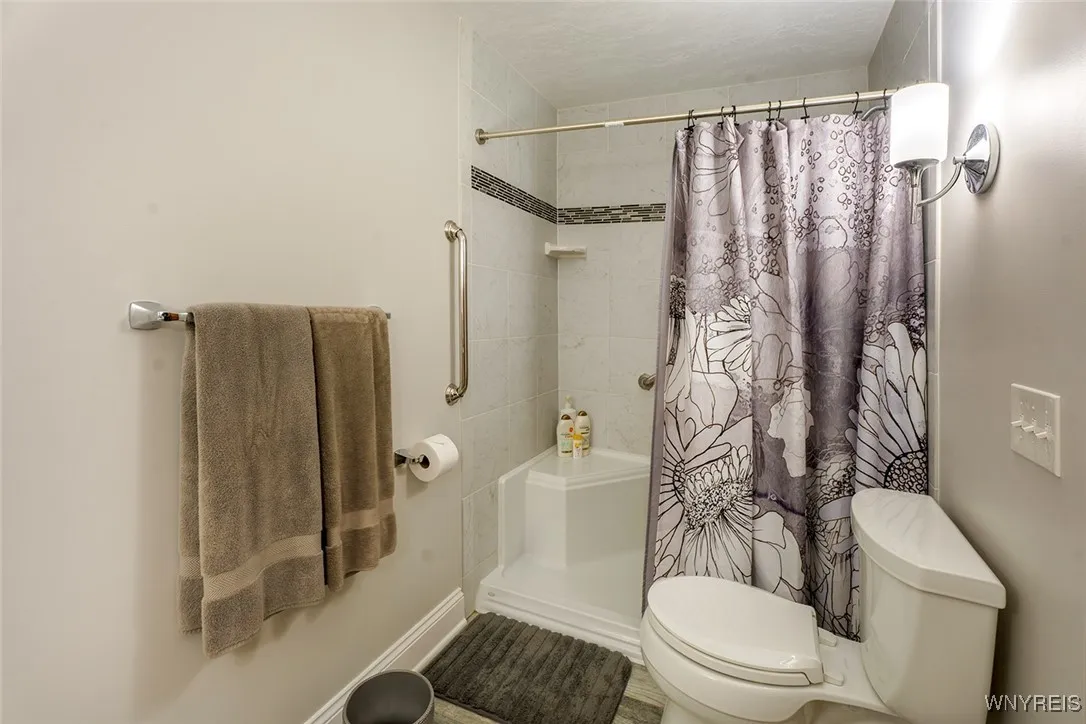 30 Hastings Drive, Orchard Park, New York 14127, Orchard Park, New York 14127, 3 Bedrooms Bedrooms, 7 Rooms Rooms,2 BathroomsBathrooms,Residential,For Sale,30 Hastings Drive, Orchard Park, New York 14127,0,B1617979