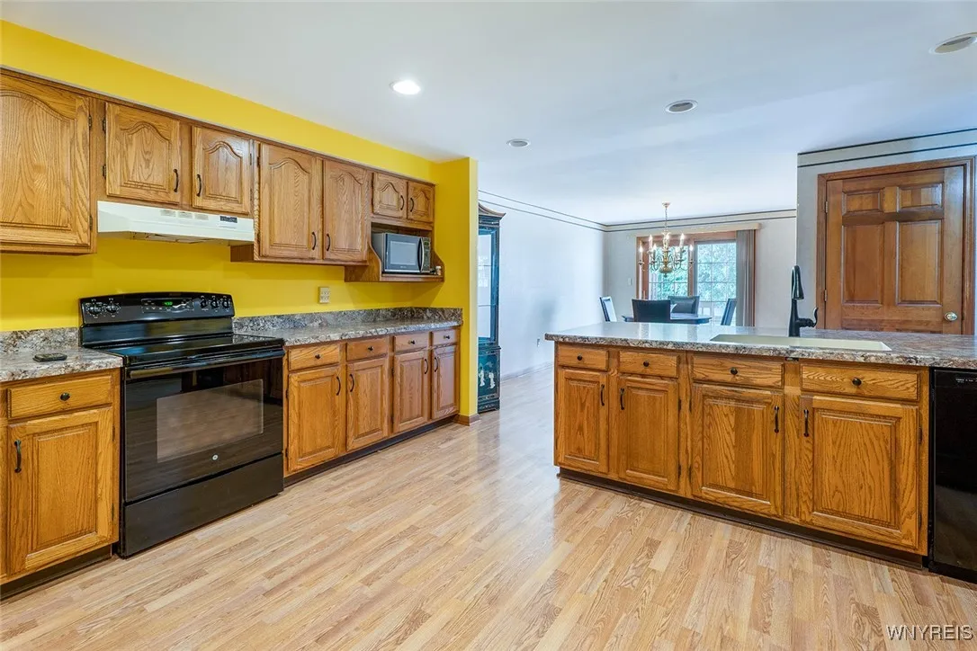 30 Hastings Drive, Orchard Park, New York 14127, Orchard Park, New York 14127, 3 Bedrooms Bedrooms, 7 Rooms Rooms,2 BathroomsBathrooms,Residential,For Sale,30 Hastings Drive, Orchard Park, New York 14127,0,B1617979