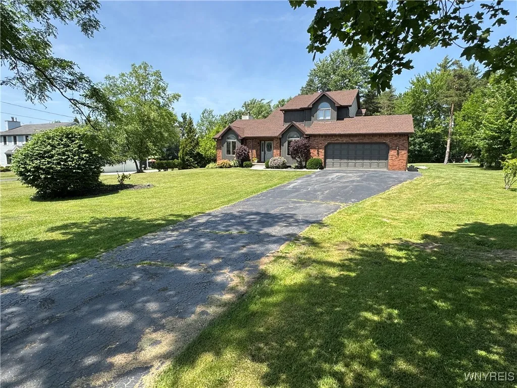 1492 North Creek Road, Hamburg, New York 14085, Hamburg, New York 14085, 3 Bedrooms Bedrooms, 9 Rooms Rooms,2 BathroomsBathrooms,Residential,Closed,1492 North Creek Road, Hamburg, New York 14085,0,B1617931