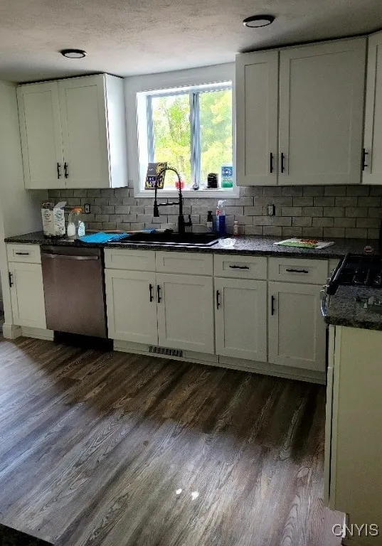 2410 County Route 6, Volney, New York 13069, Volney, New York 13069, 3 Bedrooms Bedrooms, 9 Rooms Rooms,2 BathroomsBathrooms,Residential,For Sale,2410 County Route 6, Volney, New York 13069,S1618137