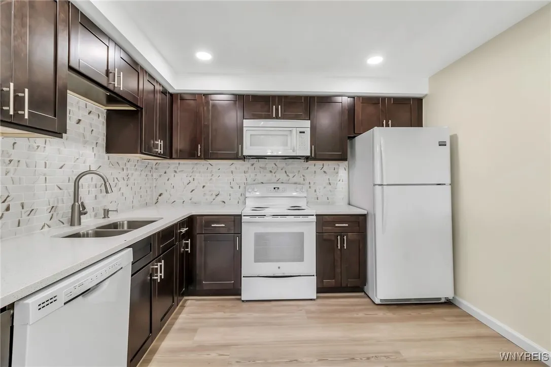 1419 North Forest Road 7, Amherst, New York 14221, Amherst, New York 14221, 2 Bedrooms Bedrooms, 5 Rooms Rooms,2 BathroomsBathrooms,Residential,Closed,1419 North Forest Road 7, Amherst, New York 14221,B1617508