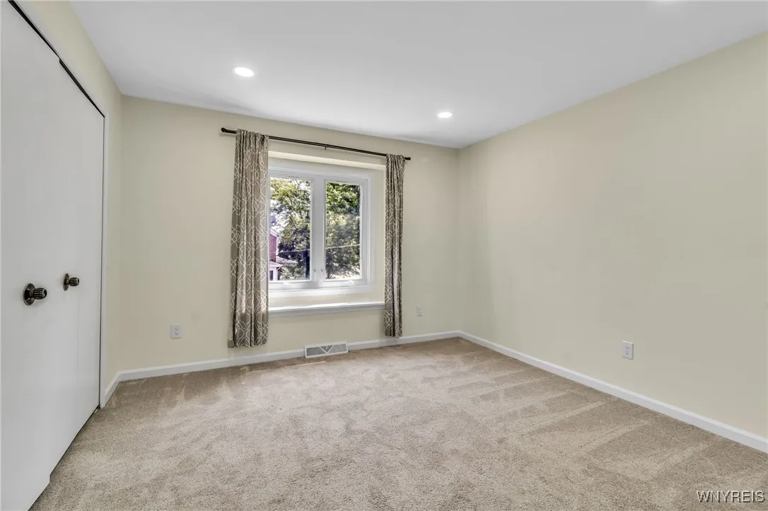 1419 North Forest Road 7, Amherst, New York 14221, Amherst, New York 14221, 2 Bedrooms Bedrooms, 5 Rooms Rooms,2 BathroomsBathrooms,Residential,Closed,1419 North Forest Road 7, Amherst, New York 14221,B1617508