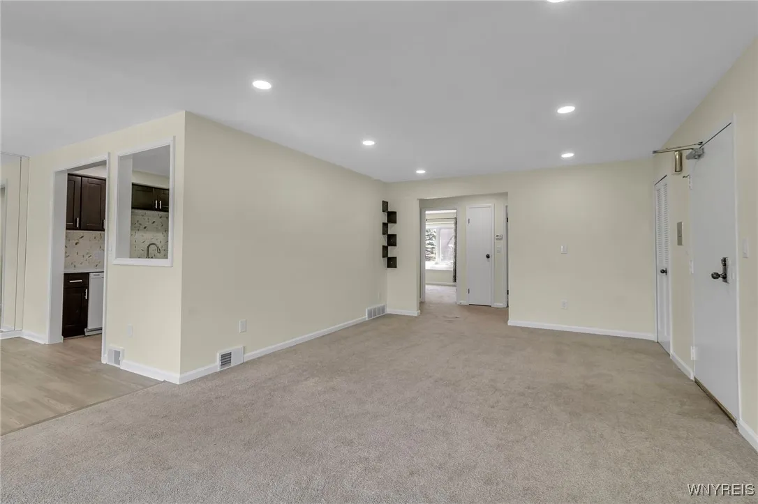 1419 North Forest Road 7, Amherst, New York 14221, Amherst, New York 14221, 2 Bedrooms Bedrooms, 5 Rooms Rooms,2 BathroomsBathrooms,Residential,Closed,1419 North Forest Road 7, Amherst, New York 14221,B1617508