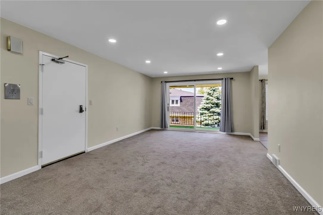 1419 North Forest Road 7, Amherst, New York 14221, Amherst, New York 14221, 2 Bedrooms Bedrooms, 5 Rooms Rooms,2 BathroomsBathrooms,Residential,Closed,1419 North Forest Road 7, Amherst, New York 14221,B1617508