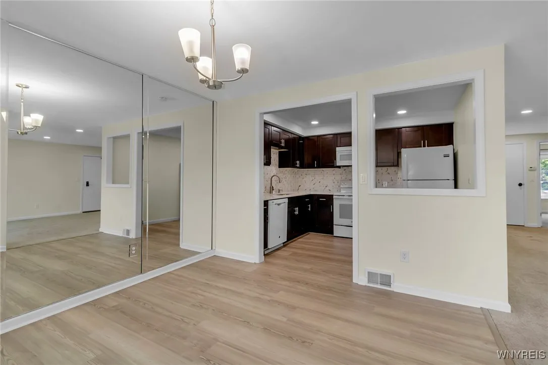 1419 North Forest Road 7, Amherst, New York 14221, Amherst, New York 14221, 2 Bedrooms Bedrooms, 5 Rooms Rooms,2 BathroomsBathrooms,Residential,Closed,1419 North Forest Road 7, Amherst, New York 14221,B1617508