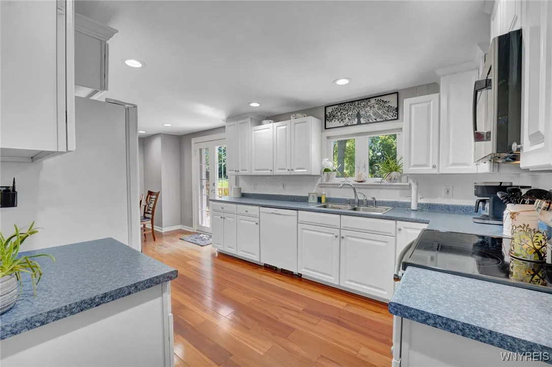 4964 Meadowbrook Road, Clarence, New York 14221, Clarence, New York 14221, 3 Bedrooms Bedrooms, 8 Rooms Rooms,2 BathroomsBathrooms,Residential,Closed,4964 Meadowbrook Road, Clarence, New York 14221,B1617809
