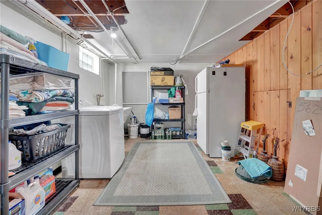 4964 Meadowbrook Road, Clarence, New York 14221, Clarence, New York 14221, 3 Bedrooms Bedrooms, 8 Rooms Rooms,2 BathroomsBathrooms,Residential,Closed,4964 Meadowbrook Road, Clarence, New York 14221,B1617809