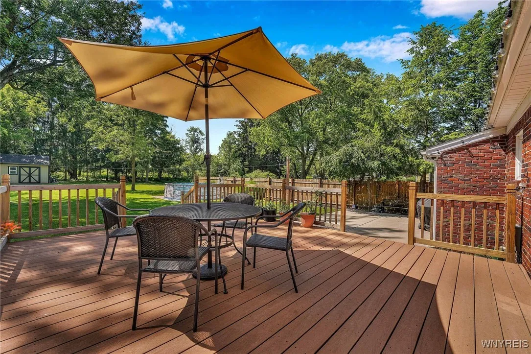 4964 Meadowbrook Road, Clarence, New York 14221, Clarence, New York 14221, 3 Bedrooms Bedrooms, 8 Rooms Rooms,2 BathroomsBathrooms,Residential,Closed,4964 Meadowbrook Road, Clarence, New York 14221,B1617809