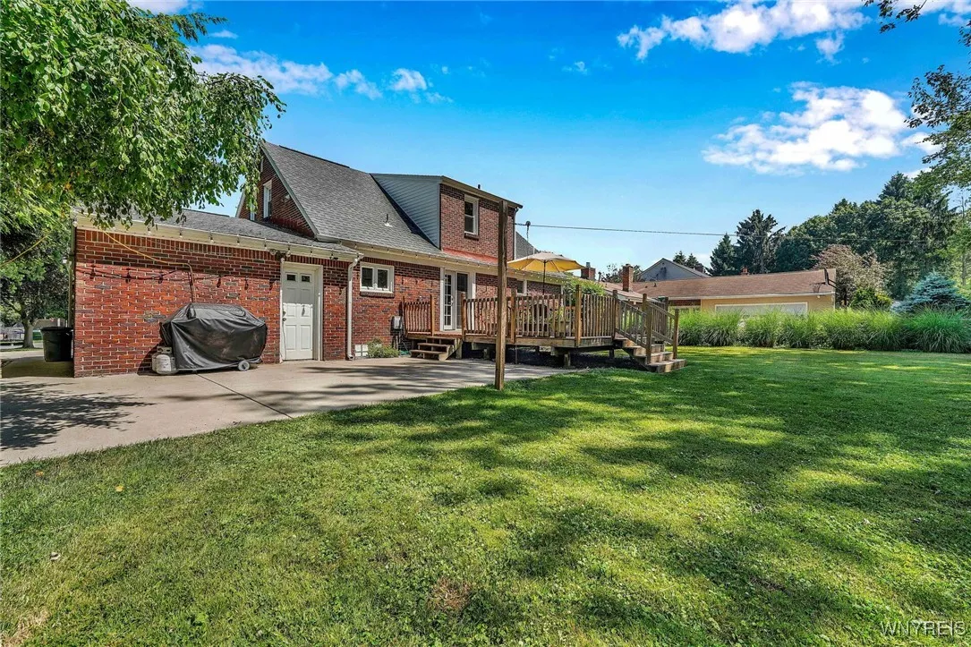 4964 Meadowbrook Road, Clarence, New York 14221, Clarence, New York 14221, 3 Bedrooms Bedrooms, 8 Rooms Rooms,2 BathroomsBathrooms,Residential,Closed,4964 Meadowbrook Road, Clarence, New York 14221,B1617809