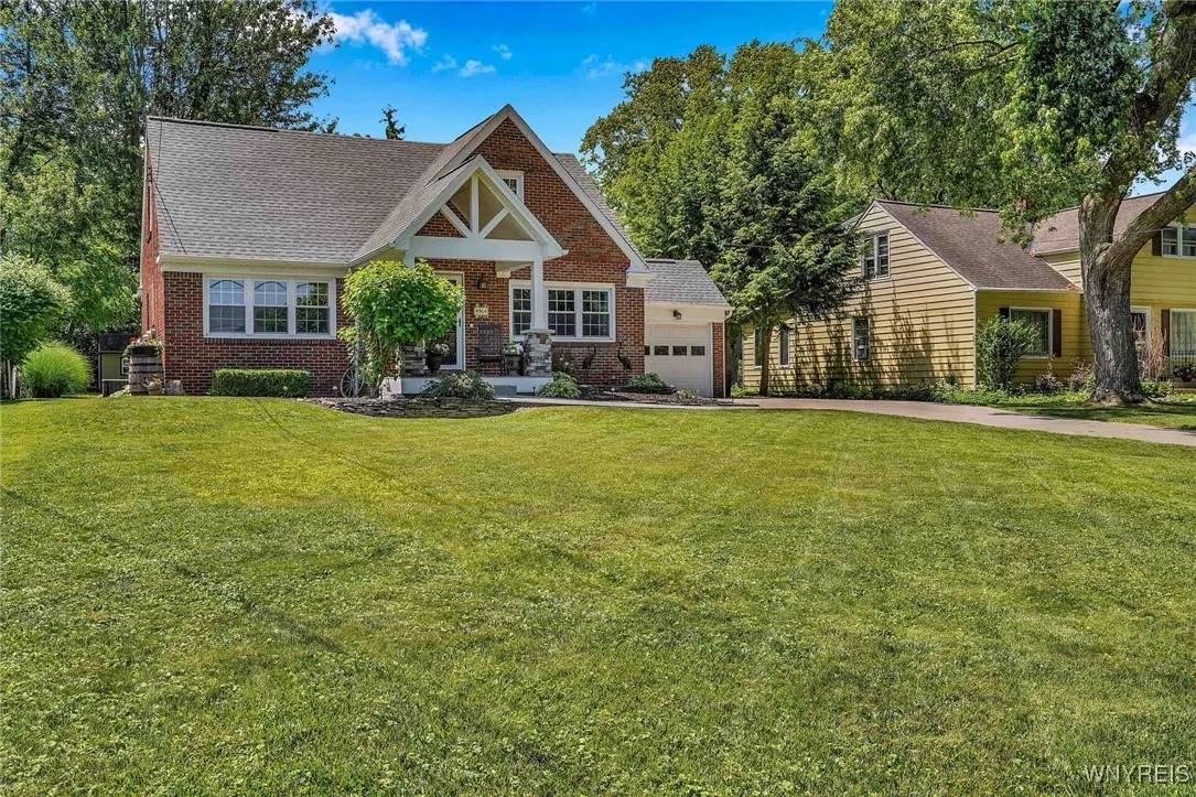4964 Meadowbrook Road, Clarence, New York 14221, Clarence, New York 14221, 3 Bedrooms Bedrooms, 8 Rooms Rooms,2 BathroomsBathrooms,Residential,Closed,4964 Meadowbrook Road, Clarence, New York 14221,B1617809