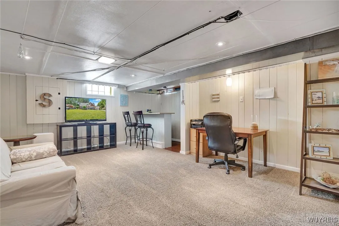 4964 Meadowbrook Road, Clarence, New York 14221, Clarence, New York 14221, 3 Bedrooms Bedrooms, 8 Rooms Rooms,2 BathroomsBathrooms,Residential,Closed,4964 Meadowbrook Road, Clarence, New York 14221,B1617809