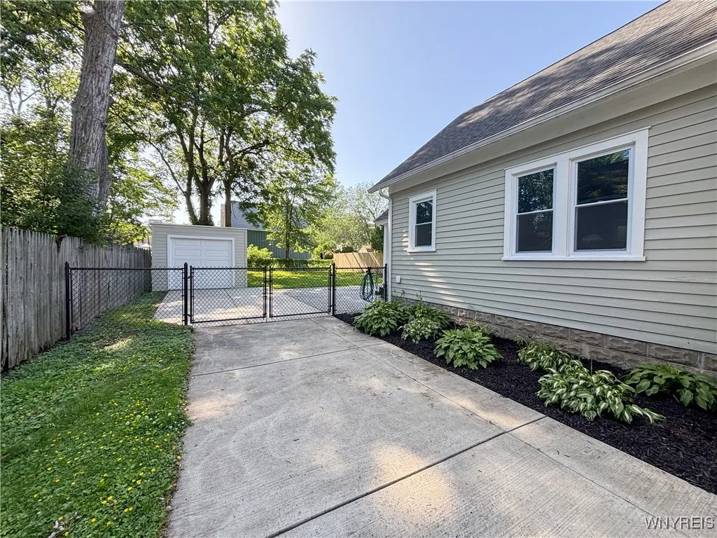 40 Hawkins Avenue, Hamburg, New York 14075, Hamburg, New York 14075, 3 Bedrooms Bedrooms, 7 Rooms Rooms,2 BathroomsBathrooms,Residential,Closed,40 Hawkins Avenue, Hamburg, New York 14075,B1617055