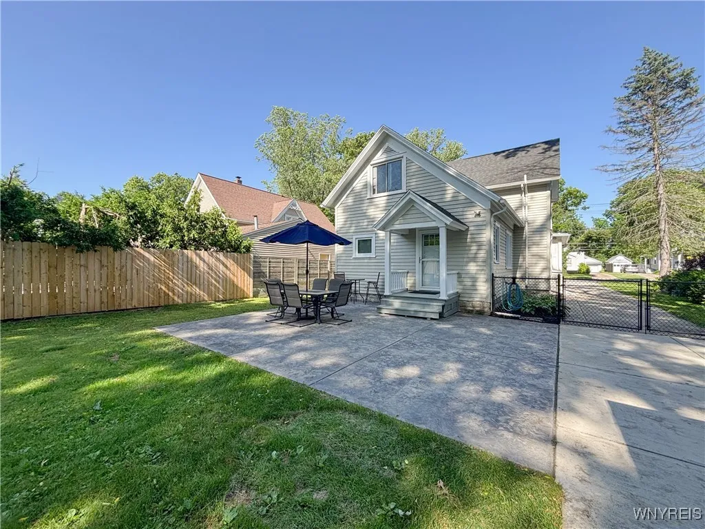 40 Hawkins Avenue, Hamburg, New York 14075, Hamburg, New York 14075, 3 Bedrooms Bedrooms, 7 Rooms Rooms,2 BathroomsBathrooms,Residential,Closed,40 Hawkins Avenue, Hamburg, New York 14075,B1617055