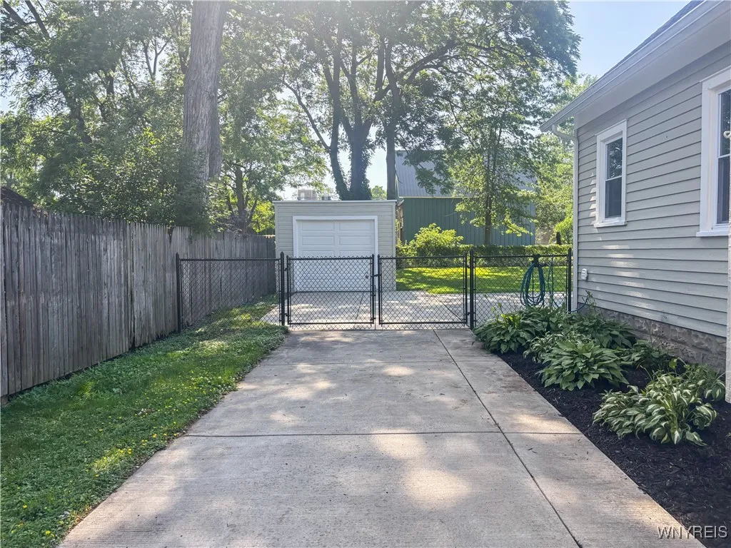 40 Hawkins Avenue, Hamburg, New York 14075, Hamburg, New York 14075, 3 Bedrooms Bedrooms, 7 Rooms Rooms,2 BathroomsBathrooms,Residential,Closed,40 Hawkins Avenue, Hamburg, New York 14075,B1617055