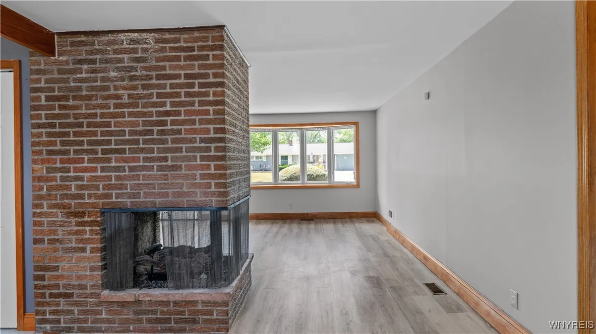 89 Burnside Drive, Tonawanda-town, New York 14150, Tonawanda, New York 14150, 3 Bedrooms Bedrooms, 6 Rooms Rooms,1 BathroomBathrooms,Residential,Closed,89 Burnside Drive, Tonawanda-town, New York 14150,0,B1617367