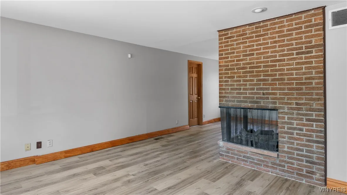 89 Burnside Drive, Tonawanda-town, New York 14150, Tonawanda, New York 14150, 3 Bedrooms Bedrooms, 6 Rooms Rooms,1 BathroomBathrooms,Residential,Closed,89 Burnside Drive, Tonawanda-town, New York 14150,0,B1617367