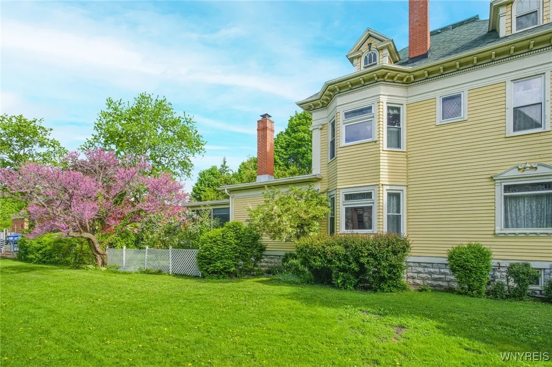 21 Ross St, Batavia-city, New York 14020, Batavia City, New York 14020, 4 Bedrooms Bedrooms, 14 Rooms Rooms,3 BathroomsBathrooms,Residential,Closed,21 Ross St, Batavia-city, New York 14020,B1617829