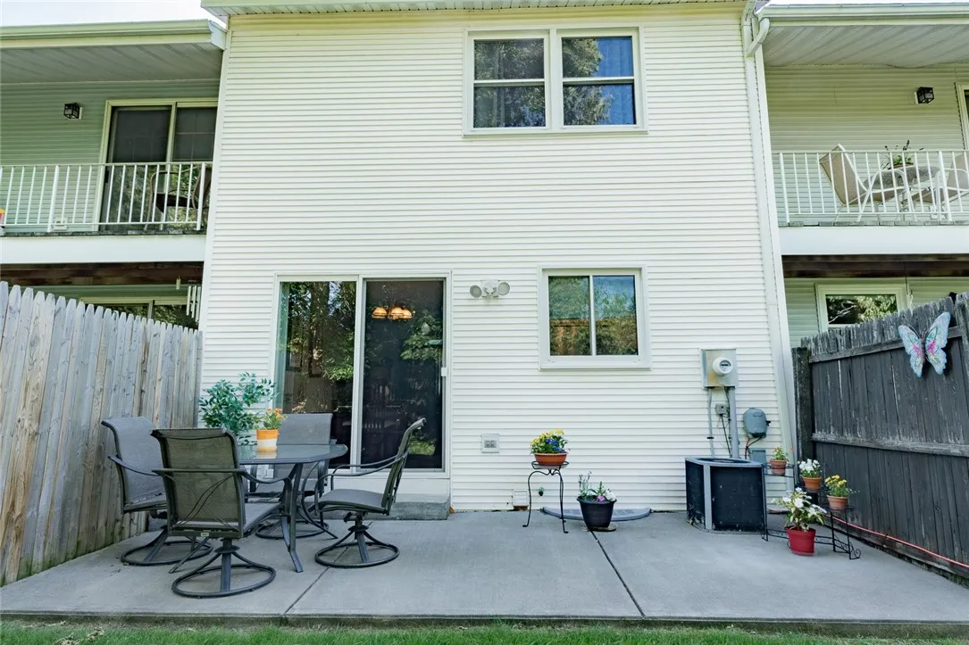 61 Southfield Drive, Webster, New York 14580, Webster, New York 14580, 2 Bedrooms Bedrooms, 4 Rooms Rooms,1 BathroomBathrooms,Residential,Closed,61 Southfield Drive, Webster, New York 14580,R1616406