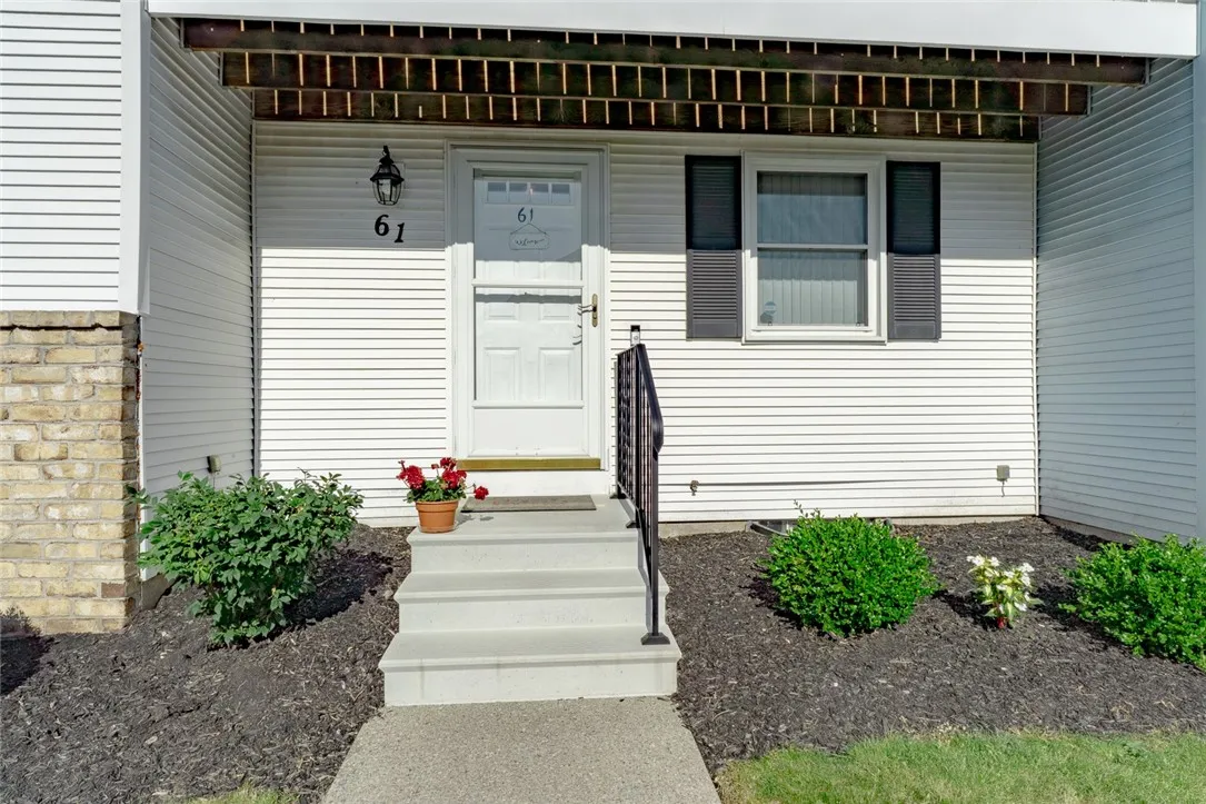 61 Southfield Drive, Webster, New York 14580, Webster, New York 14580, 2 Bedrooms Bedrooms, 4 Rooms Rooms,1 BathroomBathrooms,Residential,Closed,61 Southfield Drive, Webster, New York 14580,R1616406