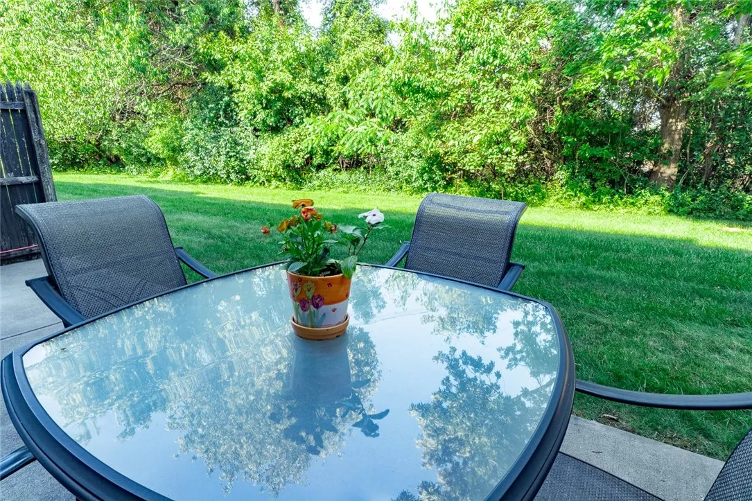 61 Southfield Drive, Webster, New York 14580, Webster, New York 14580, 2 Bedrooms Bedrooms, 4 Rooms Rooms,1 BathroomBathrooms,Residential,Closed,61 Southfield Drive, Webster, New York 14580,R1616406