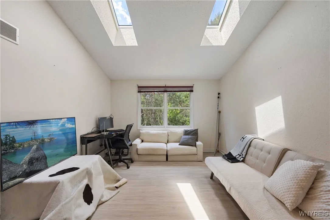 5411 Village Station Circle, Clarence, New York 14, Clarence, New York 14221, 2 Bedrooms Bedrooms, 6 Rooms Rooms,1 BathroomBathrooms,Residential Lease,Closed,5411 Village Station Circle, Clarence, New York 14,B1618218
