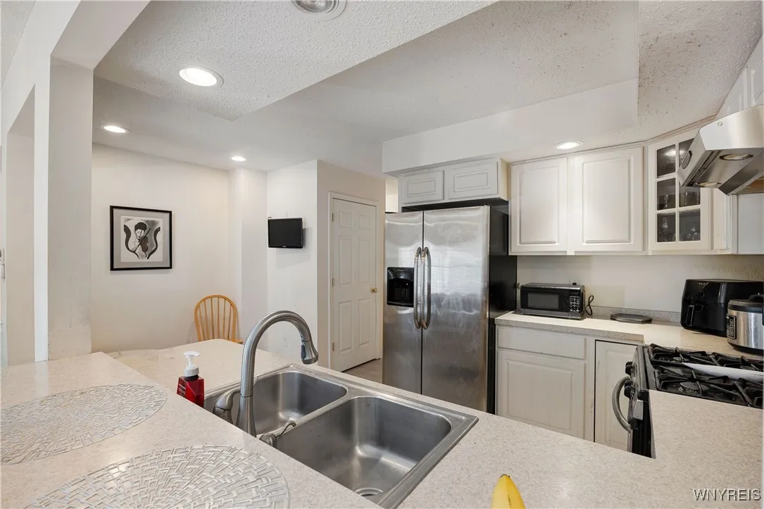 5411 Village Station Circle, Clarence, New York 14, Clarence, New York 14221, 2 Bedrooms Bedrooms, 6 Rooms Rooms,1 BathroomBathrooms,Residential Lease,Closed,5411 Village Station Circle, Clarence, New York 14,B1618218