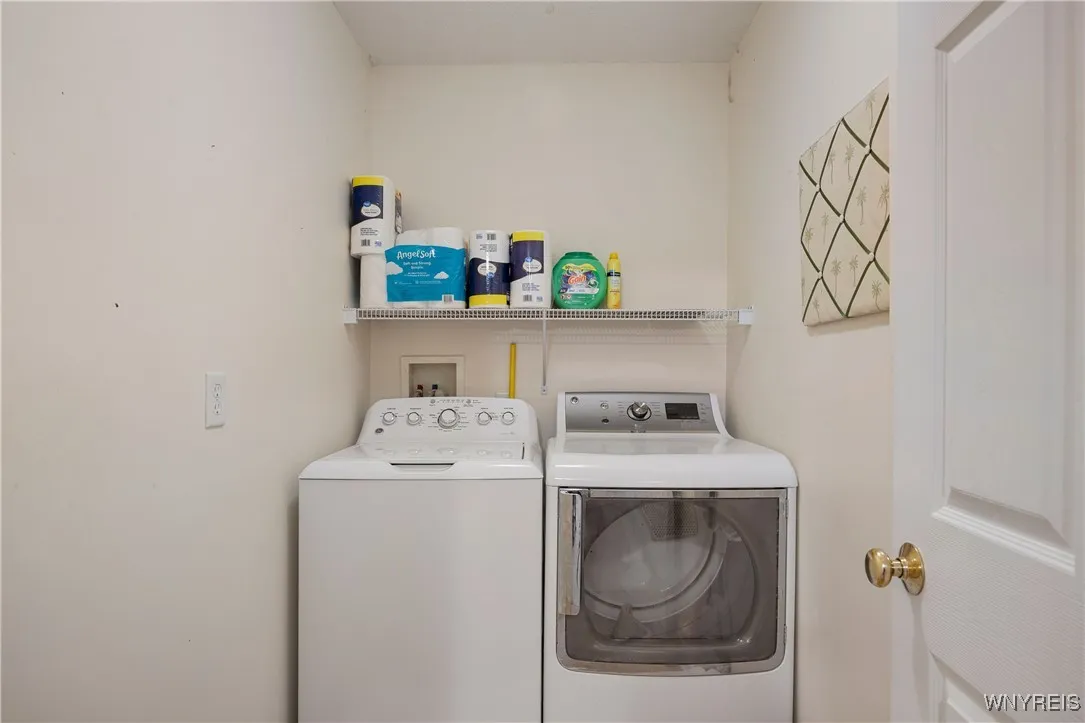 5411 Village Station Circle, Clarence, New York 14, Clarence, New York 14221, 2 Bedrooms Bedrooms, 6 Rooms Rooms,1 BathroomBathrooms,Residential Lease,Closed,5411 Village Station Circle, Clarence, New York 14,B1618218